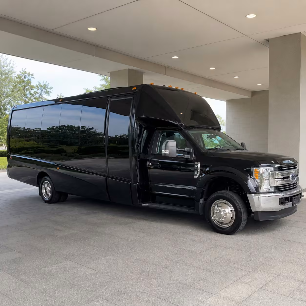 15 passenger party bus